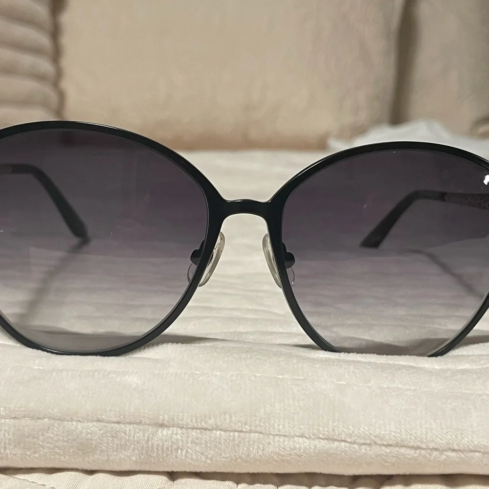 Brighton Black Sunglasses with Floral Navy Hard Case - Picture 8 of 8